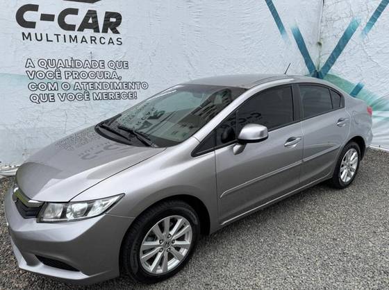 HONDA CIVIC 1.8 LXS 16V FLEX 4P AUTOMÁTICO HONDA CIVIC 1.8 LXS 16V FLEX 4P AUTOMÁTICO